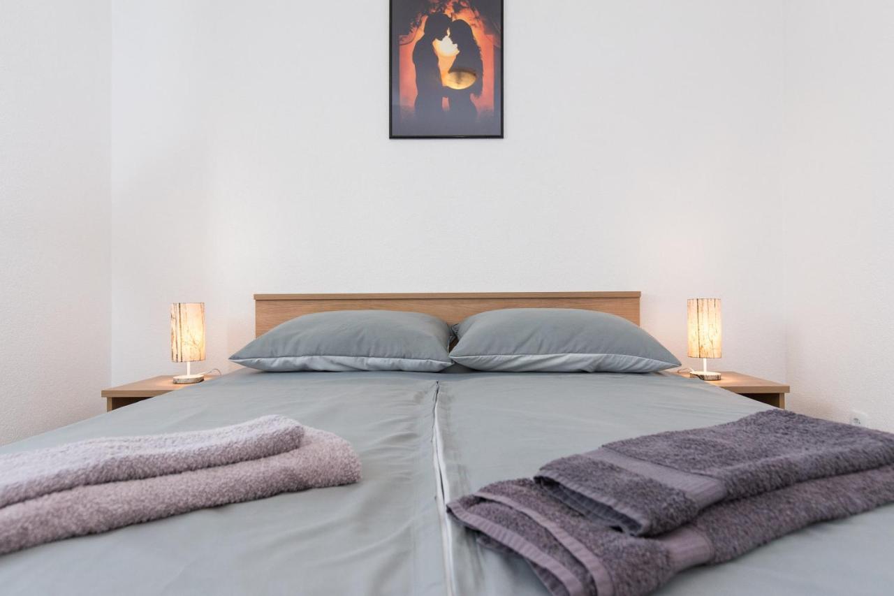 Apartment Dajana ปิเนซิตซี ภายนอก รูปภาพ