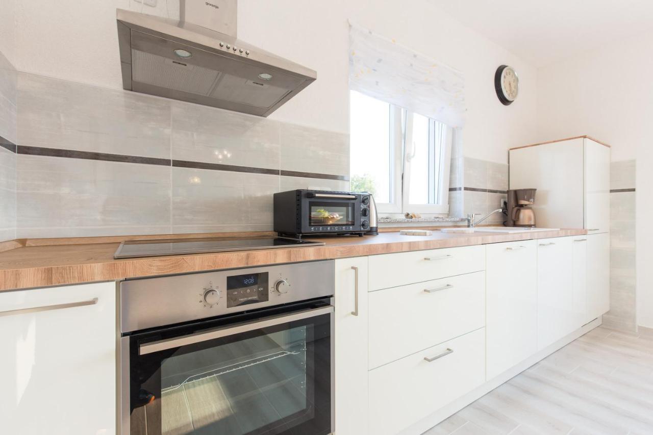Apartment Dajana ปิเนซิตซี ภายนอก รูปภาพ