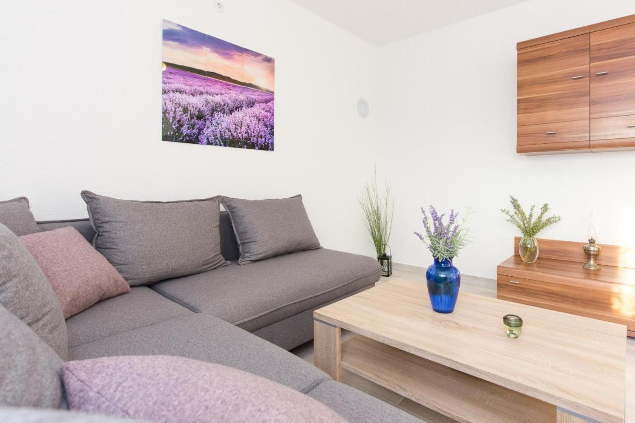 Apartment Dajana ปิเนซิตซี ภายนอก รูปภาพ